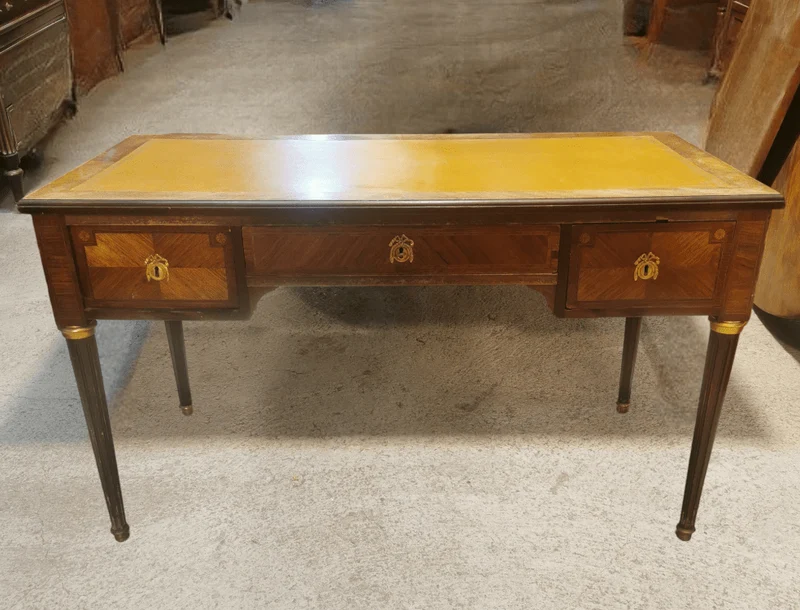 French Louis XV style Bureau-plat desk in mahogany and rosewood with original leather cover
