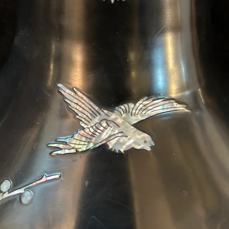 Contemporary Chinese vase in black enameled bronze with mother-of-pearl inlays