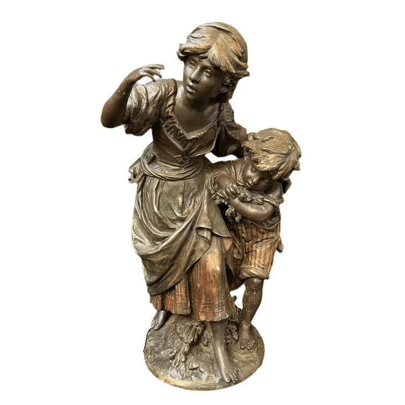 August Moreau - Bronze sculpture 'Mother protecting her child'