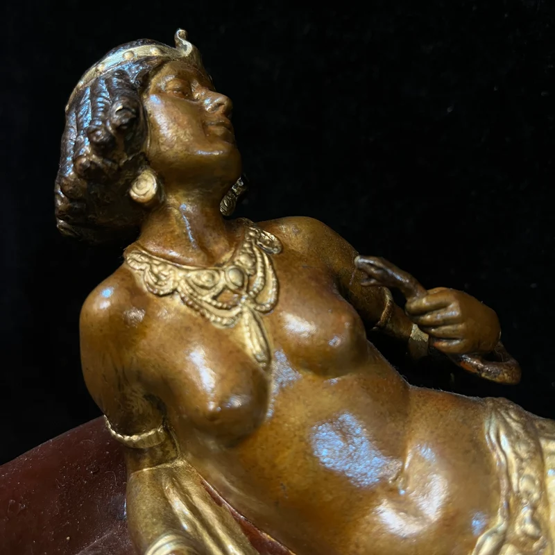Bronze sculpture of Cleopatra by Franz Bergmann, signed (Nam Greb)