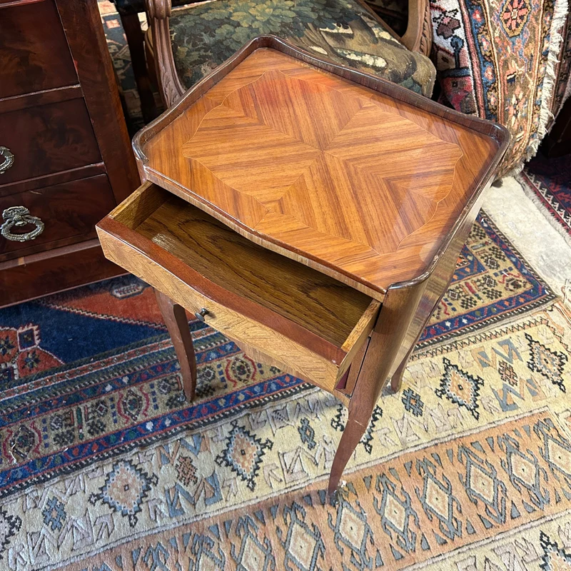 Louis XVI nightstand with bronze plating and trompe l'oeil book cover