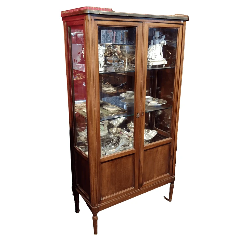 Medium display case with bronze headband and interior mirror