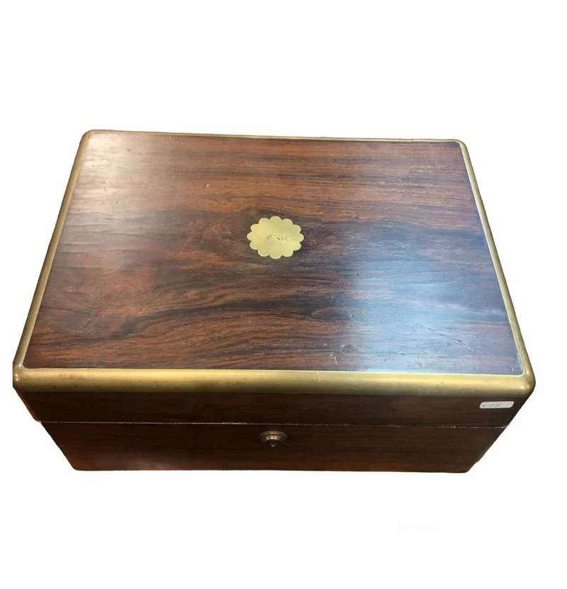 Square box with bronze marquetry