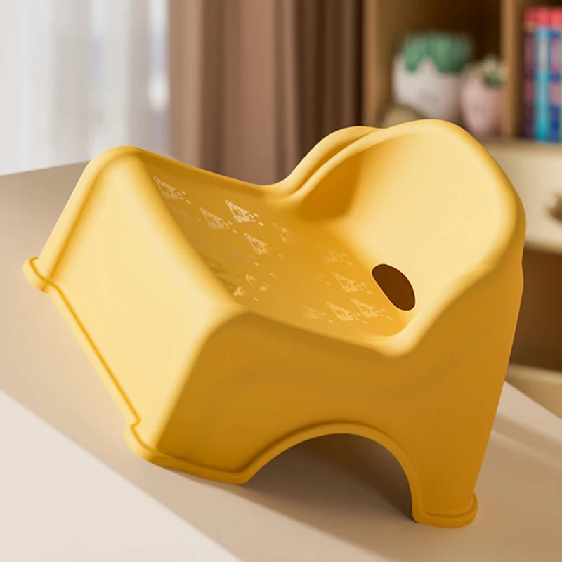 Modern Minimalist Kids Curved PP PVC Low Stool Backrest Armless For Living Room