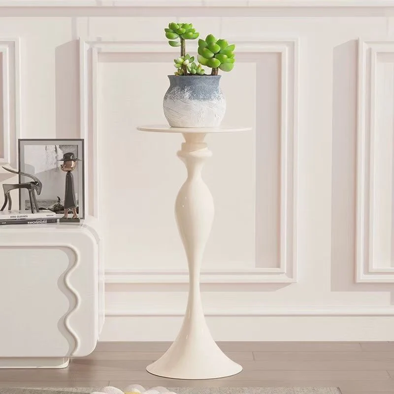 Contemporary Scandinavian Iron Round Gourd-Shaped Side Table 1-Tier For Living Room
