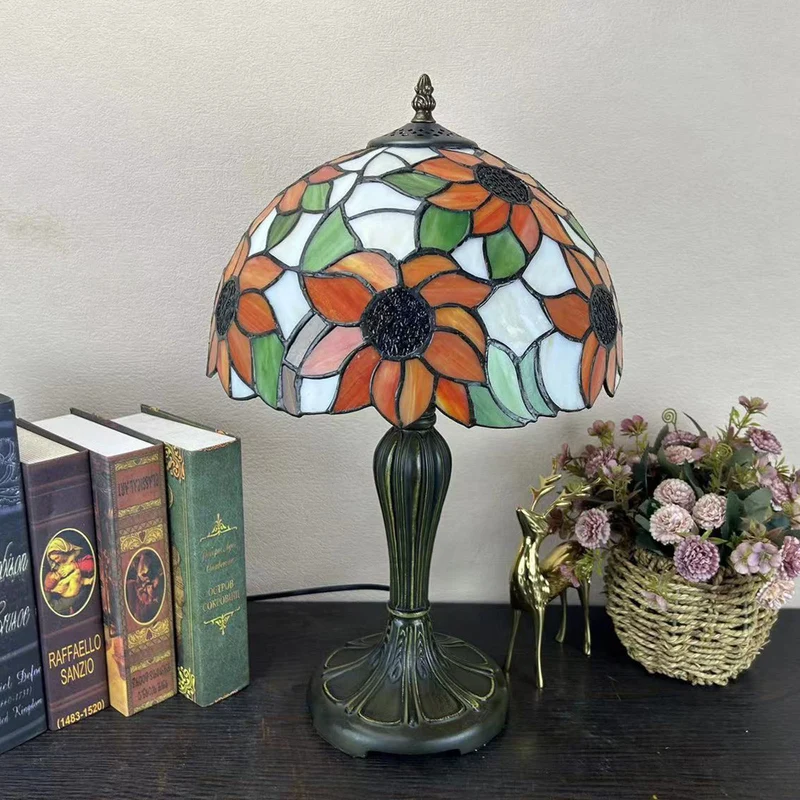 Traditional Tiffany Metal Glass Dome Grape Flower Dragonfly Butterfly 1-Light Table Lamp For Bedside