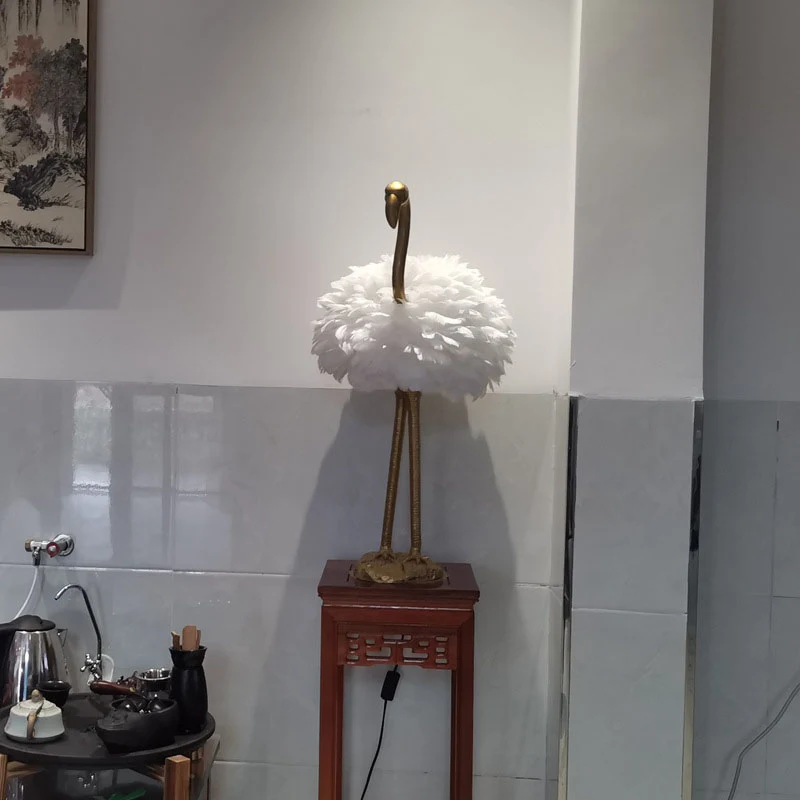 Contemporary Nordic Goose Feather Metal Flamingo Ball 1-Light Table Lamp For Bedside