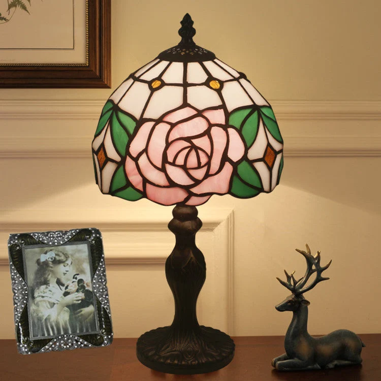 Traditional Tiffany Dome Rose Zinc Alloy Stained Glass 1-Light Table Lamp For Bedroom