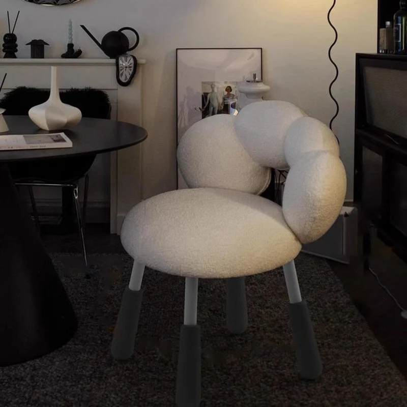 Modern Minimalist Petal-Shaped Sherpa Fabric PP Silicone Vanity Stool Backrest Armless For Bedroom