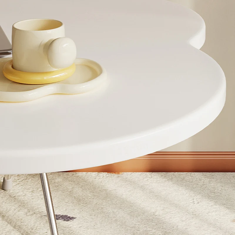 Contemporary Scandinavian Round Medium-Density Fiberboard Carbon Steel Quatrefoil-Shaped Side Table For Living Room