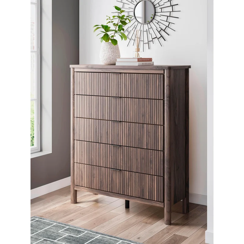 Signature Design by Ashley Pamytta PCB2614-46 Five Drawer Wide Chest