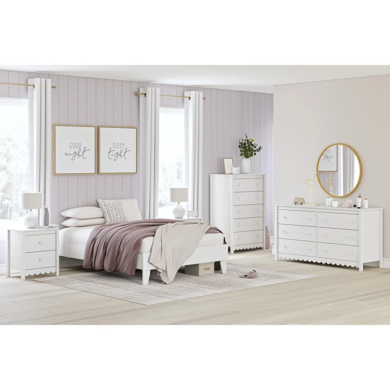 Signature Design by Ashley Hallityn EB1810-231 Six Drawer Dresser