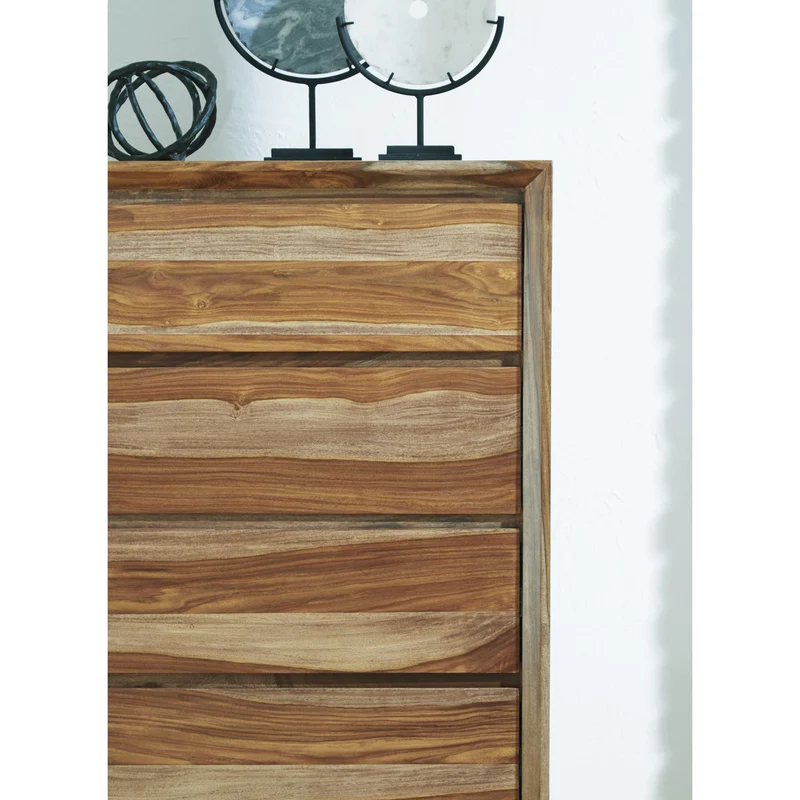 Signature Design by Ashley Dressonni B790-46 Five Drawer Chest