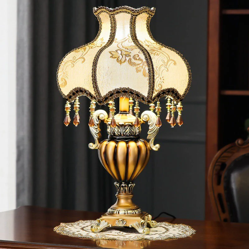Traditional Luxury Flower-Shaped Cylindrical Metal Resin Fabric 1-Light Table Lamp For Bedroom