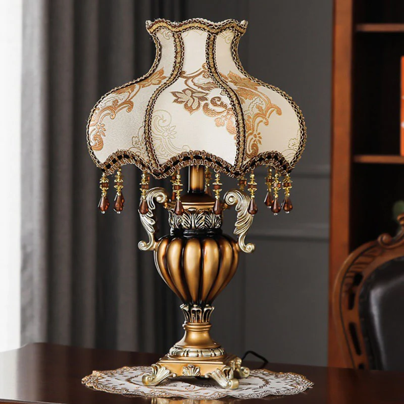 Traditional Luxury Flower-Shaped Cylindrical Metal Resin Fabric 1-Light Table Lamp For Bedroom