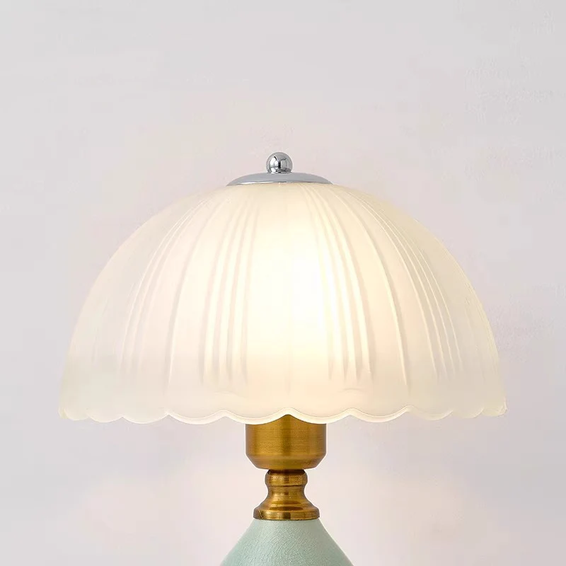 Traditional Vintage Ceramic Glass Metal Teardrop Half-Dome 1-Light Table Lamp For Bedroom