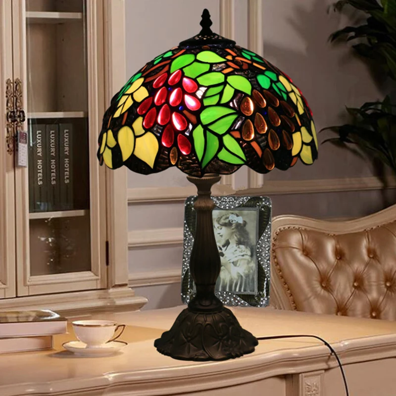 Traditional Tiffany Zinc Alloy & Stained Glass Round 1-Light Table Lamp For Bedroom & Living Room