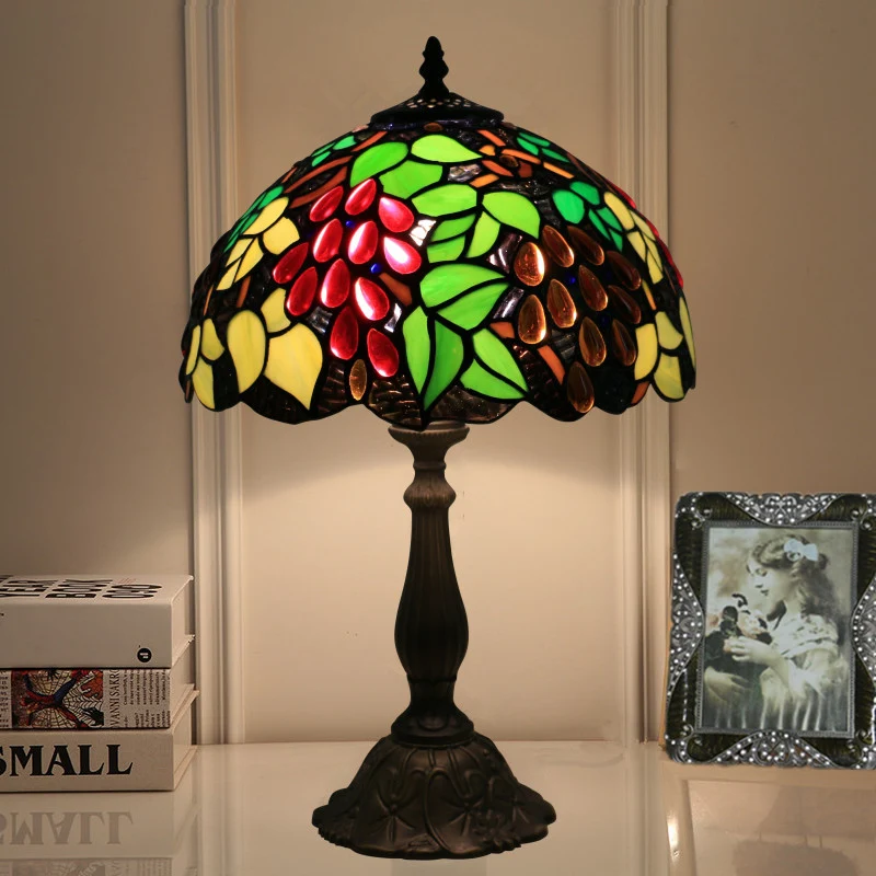 Traditional Tiffany Zinc Alloy & Stained Glass Round 1-Light Table Lamp For Bedroom & Living Room