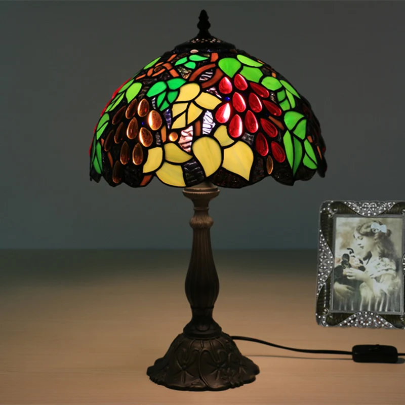 Traditional Tiffany Zinc Alloy & Stained Glass Round 1-Light Table Lamp For Bedroom & Living Room