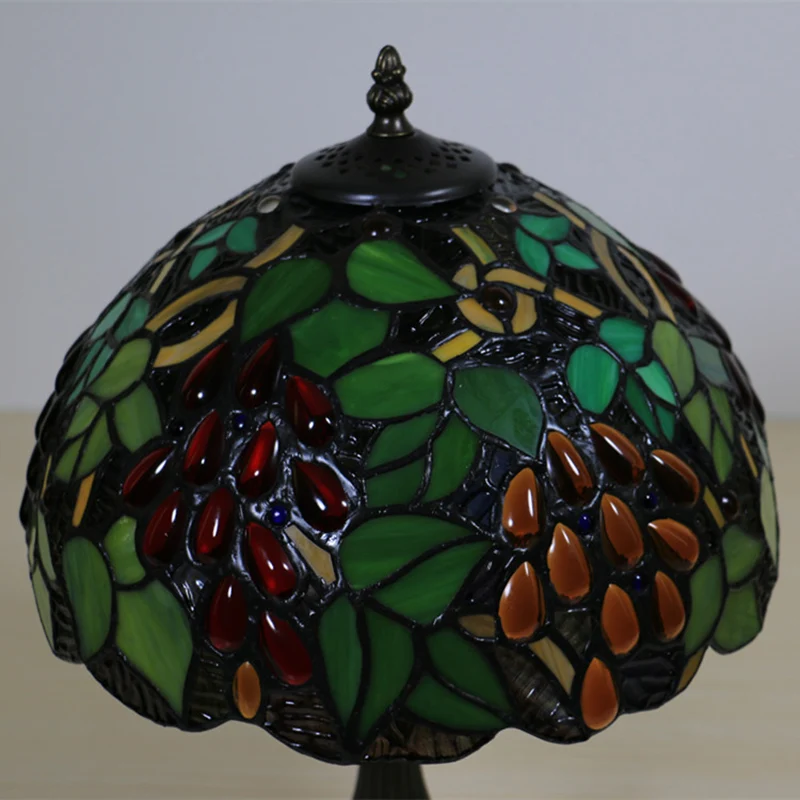 Traditional Tiffany Zinc Alloy & Stained Glass Round 1-Light Table Lamp For Bedroom & Living Room