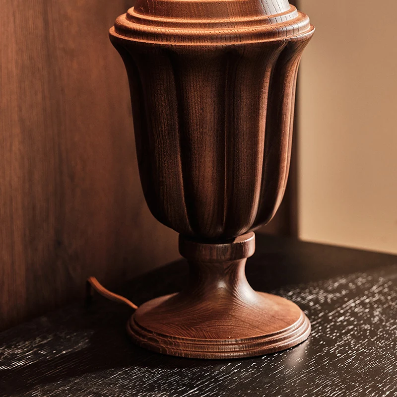 Traditional Vintage Fabric Flower Bouquet Shade Solid Wood 1-Light Table Lamp For Bedroom