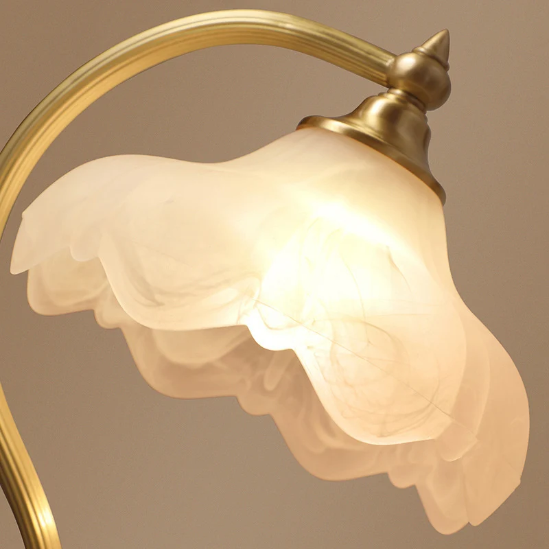 Traditional European Brass Glass Floral Shade Round Base 1-Light Table Lamp For Bedroom