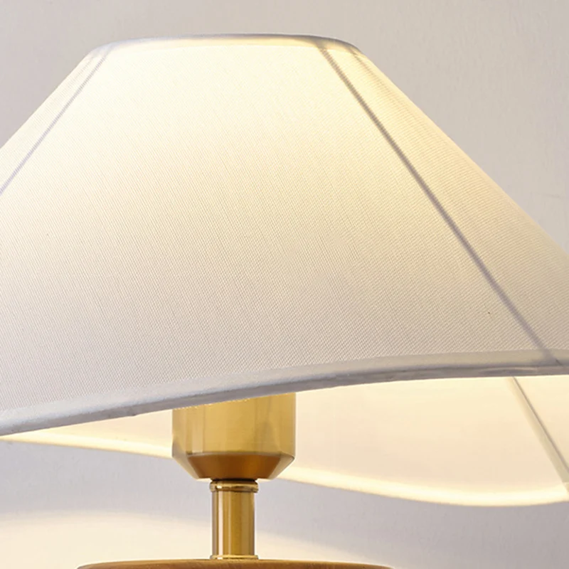 Traditional French Round Shaped Vase Base Wooden Fabric Iron 1-Light Table Lamp For Living Room