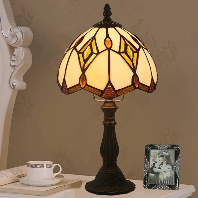 Traditional Tiffany Glass & Zinc Alloy Diamond Dome 1-Light Table Lamp For Bedroom & Living Room