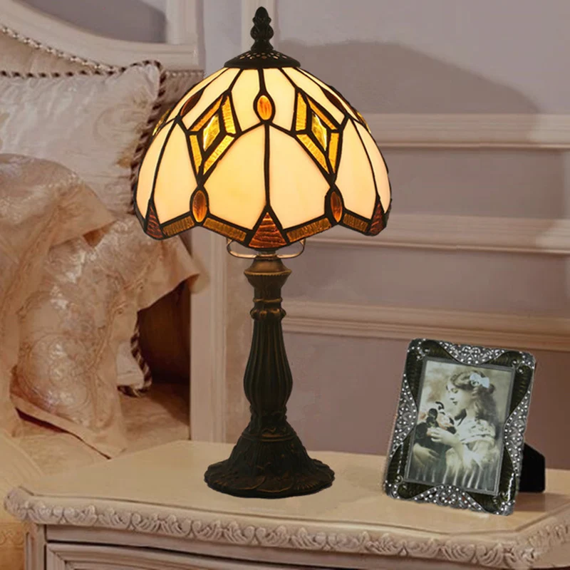 Traditional Tiffany Glass & Zinc Alloy Diamond Dome 1-Light Table Lamp For Bedroom & Living Room