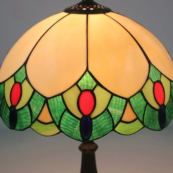 Traditional Tiffany Glass & Zinc Alloy Leaf Dome 1-Light Table Lamp For Bedroom & Living Room