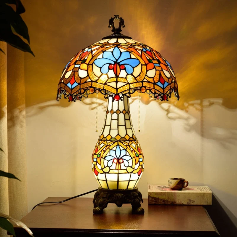 Traditional Vintage Floral Peach Heart Design Stained Glass 3-Light Table Lamp For Living Room