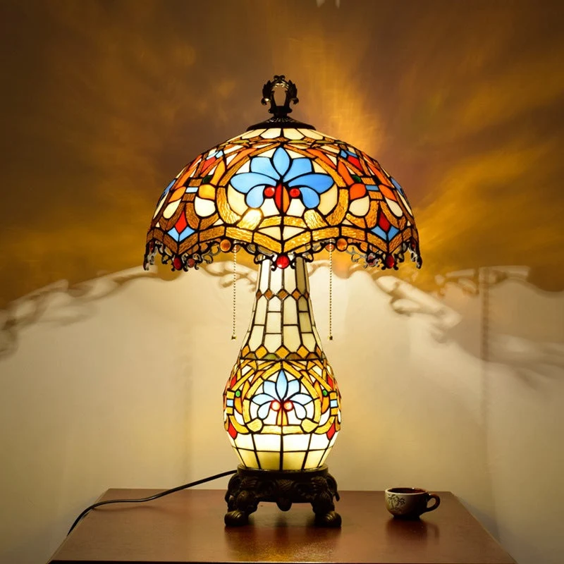 Traditional Vintage Floral Peach Heart Design Stained Glass 3-Light Table Lamp For Living Room
