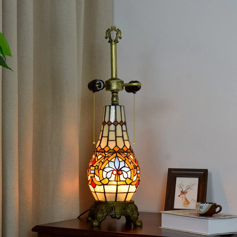 Traditional Vintage Floral Peach Heart Design Stained Glass 3-Light Table Lamp For Living Room