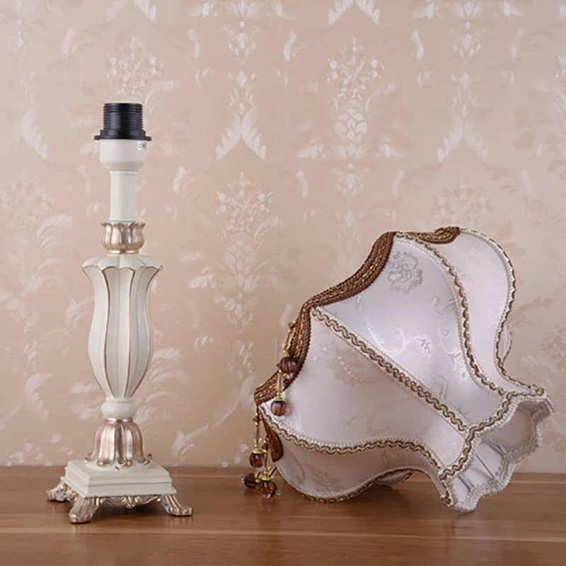 Traditional European Court Top Resin Fabric 1-Light Table Lamp For Bedroom