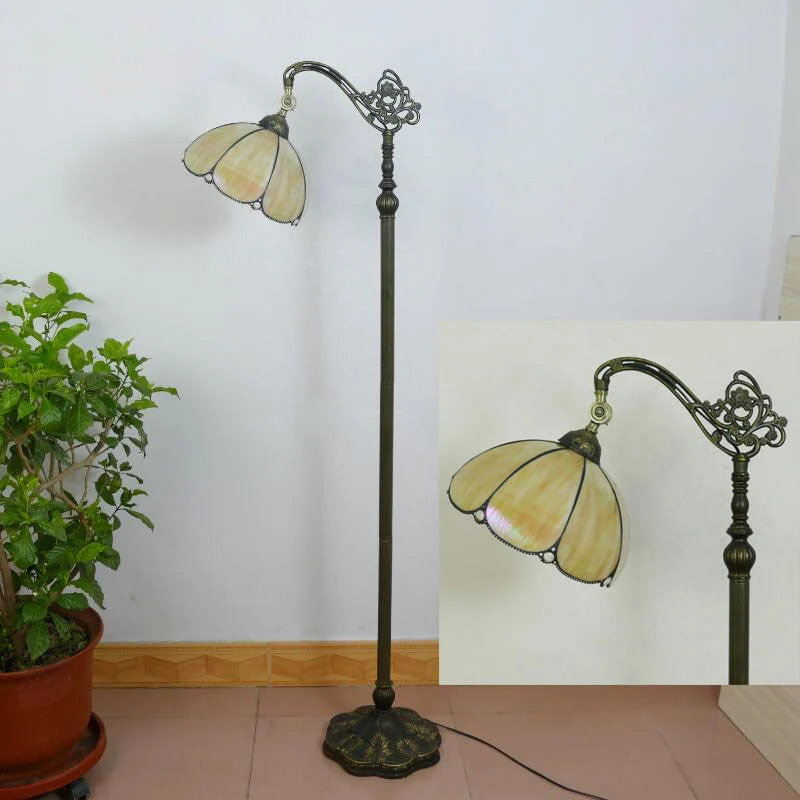 Traditional Tiffany Stained Glass Petal Shade 1-Light Standing Floor Lamp For Home Office