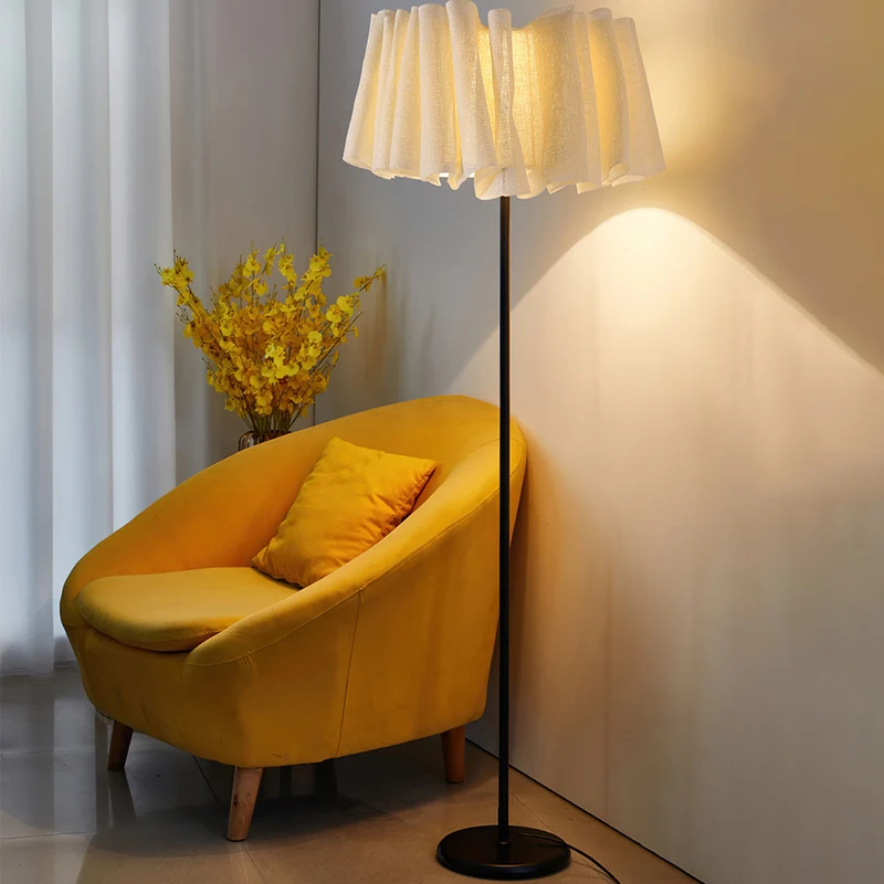 Traditional Japanese Marble Fabric & Metal Pleated 1-Light Standing Floor Lamp For Living Room And Bedroom
