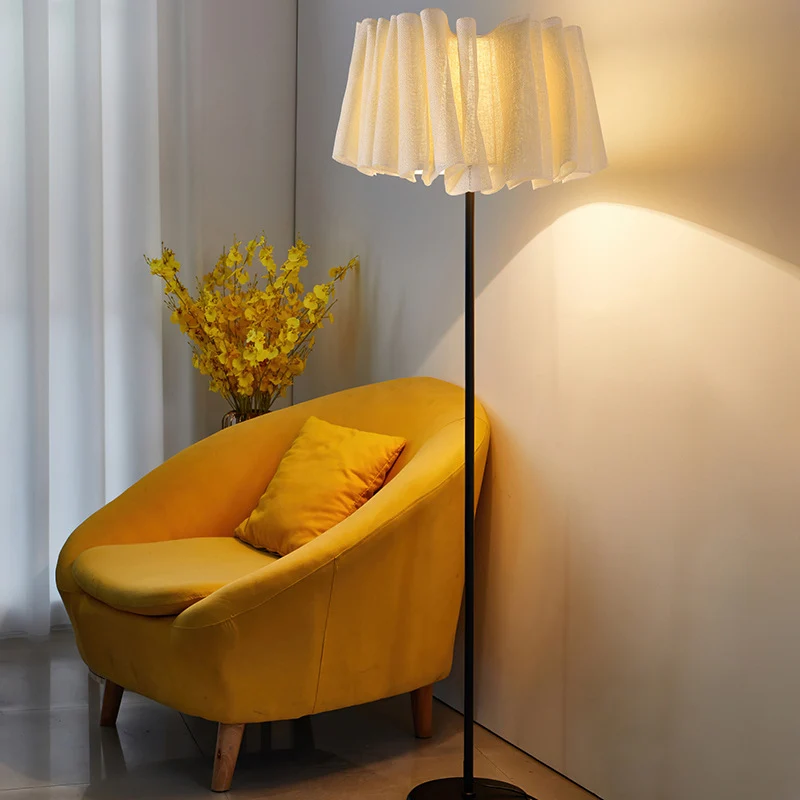 Traditional Japanese Marble Fabric & Metal Pleated 1-Light Standing Floor Lamp For Living Room And Bedroom