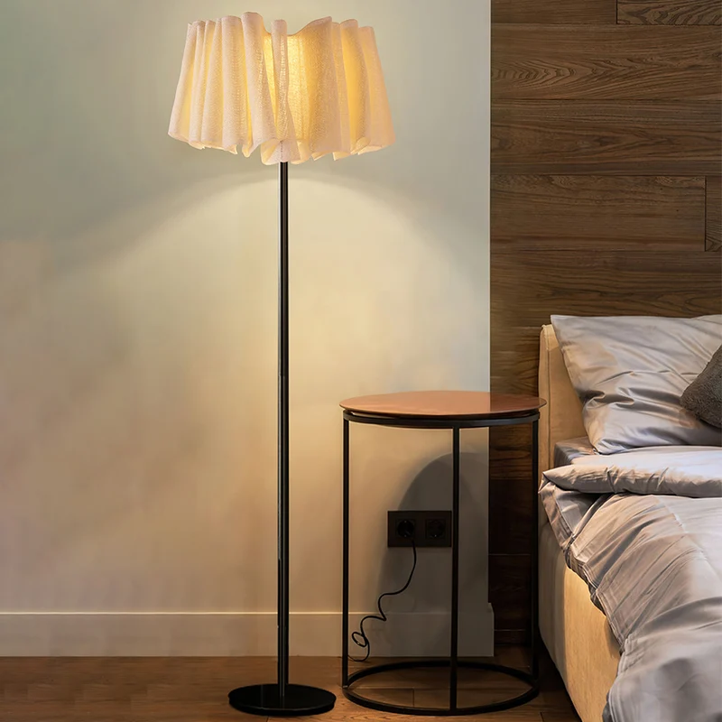 Traditional Japanese Marble Fabric & Metal Pleated 1-Light Standing Floor Lamp For Living Room And Bedroom
