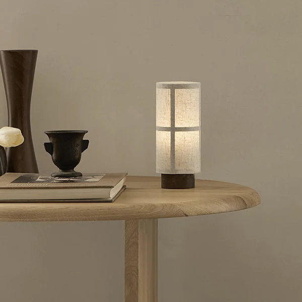 Traditional Japanese Fabric & Wood Cylindrical 1-Light Table Lamp For Bedroom