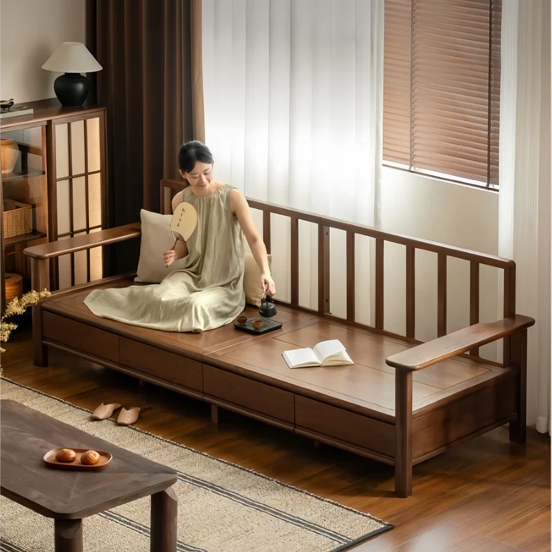 Sofá de madera maciza de roble con amplios reposabrazos, cajones de almacenamiento debajo y fundas extraíbles.
