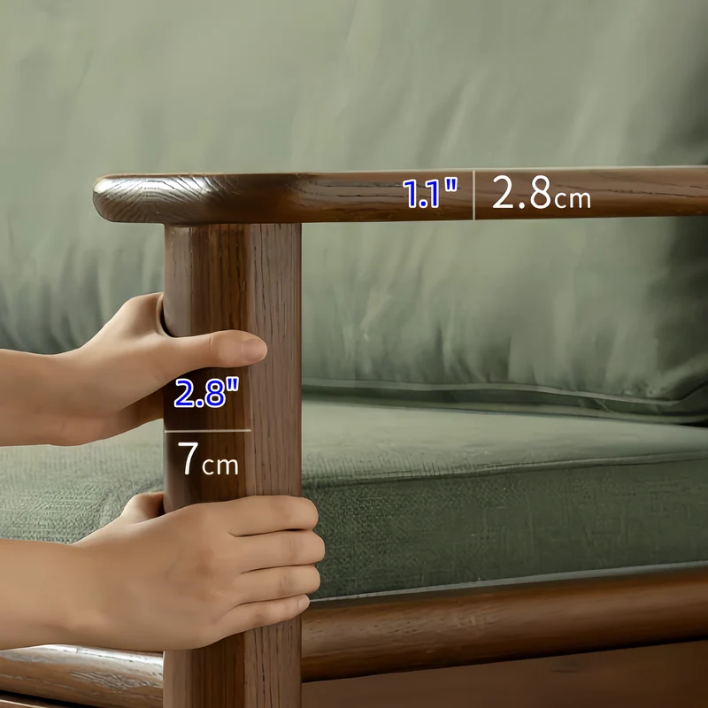 Sofá de madera maciza de roble con amplios reposabrazos, cajones de almacenamiento debajo y fundas extraíbles.