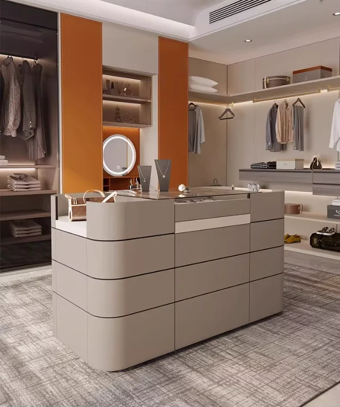 Armario de lujo ligero de cuero tipo silla de montar, vitrina para joyas con isla y 12 cajones