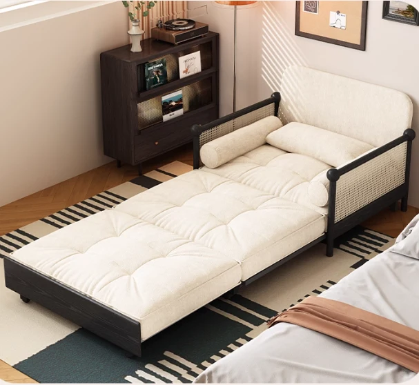 Sofá cama 3 en 1 con reposabrazos de ratán tejido y tapizado en chenilla, con espacio de almacenamiento debajo.