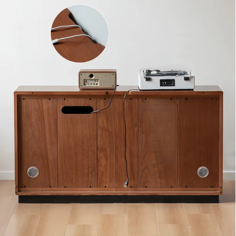 Mueble para equipos multimedia Japandi de madera maciza de boj con puerta corredera y cajones.