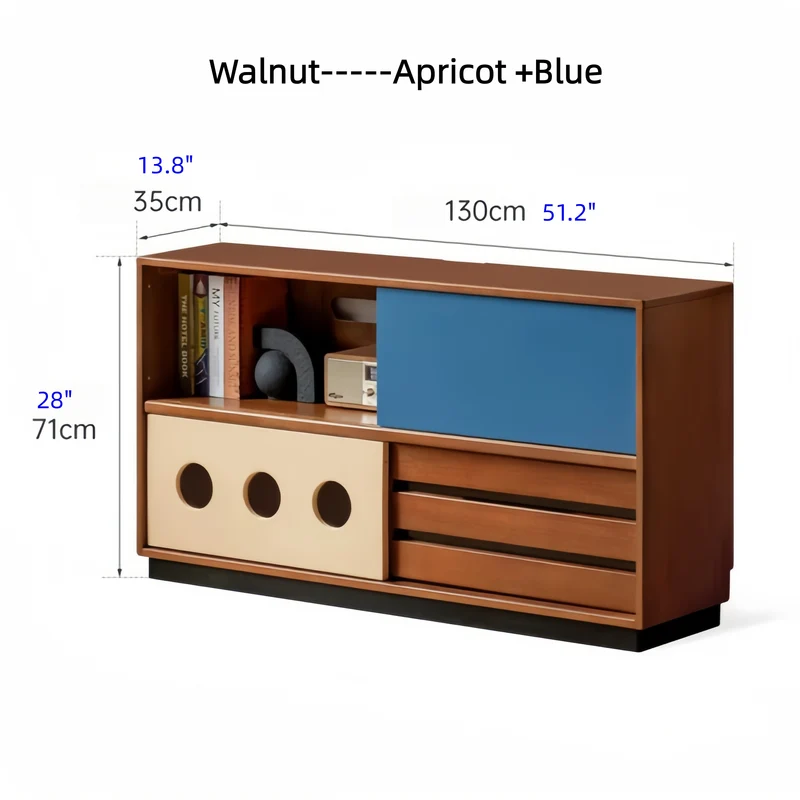 Mueble para equipos multimedia Japandi de madera maciza de boj con puerta corredera y cajones.