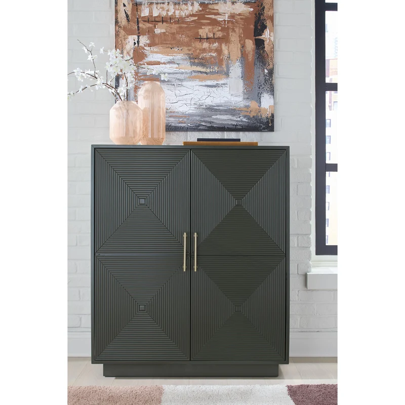 Signature Design by Ashley Geirwood A4000676 Accent Cabinet