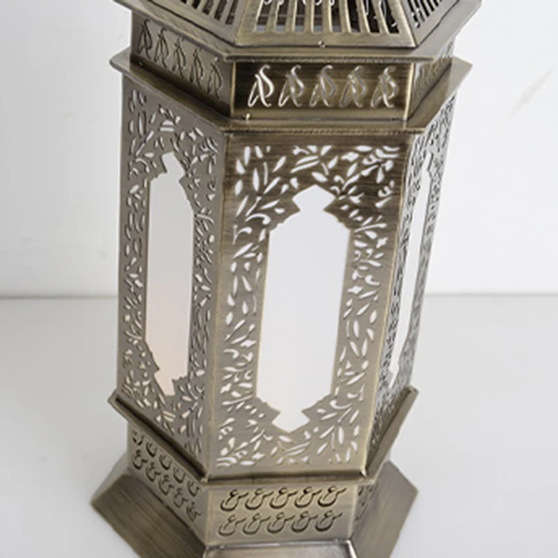 Traditional Chinese Hollow Carved Palace Zinc Alloy 1-Light Table Lamp For Bedroom