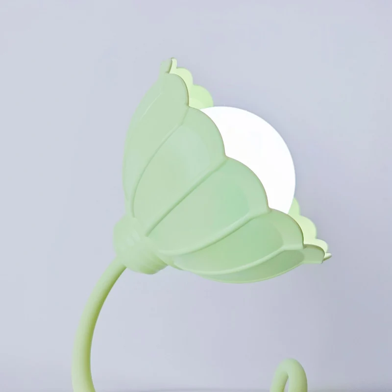 Contemporary Nordic Twistable Flower ABS Lampshade Round Base LED Table Lamp For Bedroom