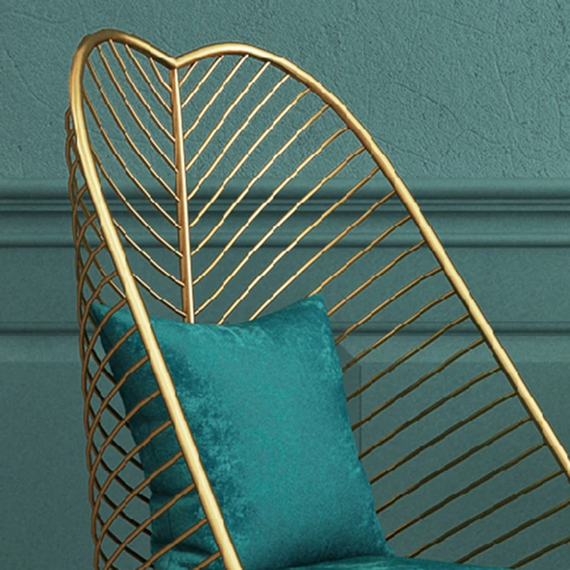 Contemporary Nordic Velvet Upholstered Banana Leaf Metal Frame Accent Chair Backrest For Living Room