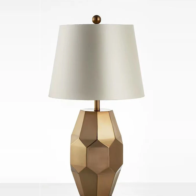 Modern Luxury Diamond Round Scalloped Linen Metal 1-Light Table Lamp For Living Room